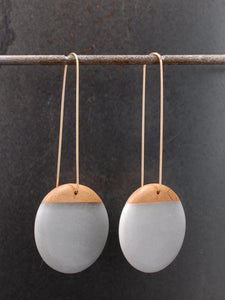 LONG ROUNDER - Cherry Wood Earring with Light Gray Resin